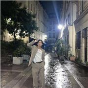 J’enseigne l’anglais à des élèves en classe de collège ( 6ème jusqu’à 3em ) je parles couramment anglais !